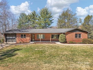25 Oakdale Dr, Candler, NC 28715