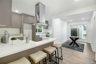 5737 5th Ave, Los Angeles, CA 90043