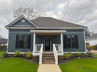 212 10th St S, Columbus, MS 39701