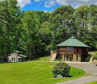 305 Forbes St, Cedar Bluff, VA 24609