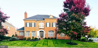 8301 Hancock Ct, Gainesville, VA 20155