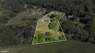 9434 Marsh Rd, Plainwell, MI 49080