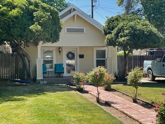 1239 N Roosevelt Ave, Fresno, CA 93728