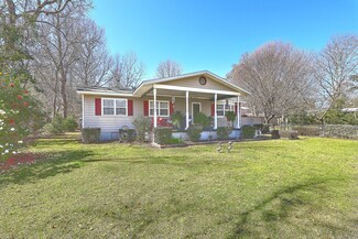 416 Bonneau St, Bonneau, SC 29431