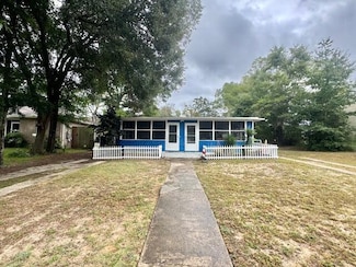 324 Lincoln Ave Unit B, Valparaiso, FL 32580