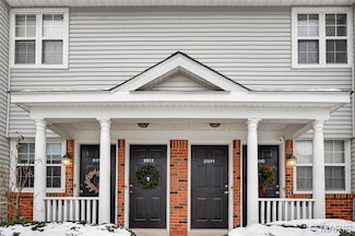 8914 Eager Rd, Saint Louis, MO 63144