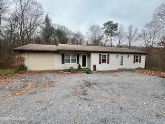 1218 Sunbury Rd, Selinsgrove, PA 17870
