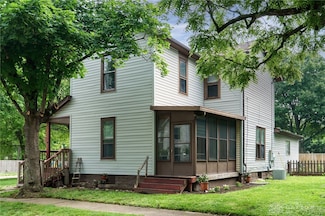 134 N 11th St, Miamisburg, OH 45342
