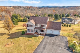 1087 Lake Front Ct, Bedford, VA 24523