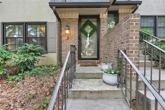 2 Arpege Way NW, Atlanta, GA 30327