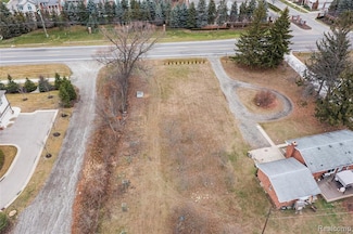 2041 W Maple Rd, Commerce Township, MI 48390