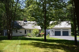 39 Nightingale Ln, Eliot, ME 03903