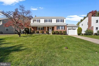 682 Barclay Ln, Broomall, PA 19008
