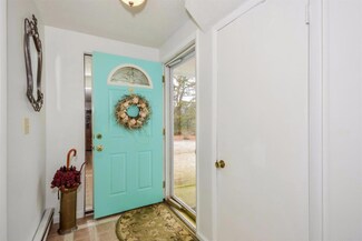 11 Surrey Ln Unit 11, Buzzards Bay, MA 02532