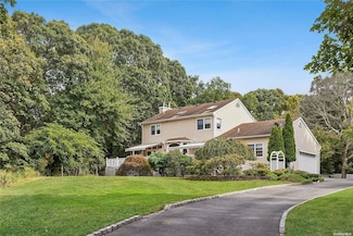 40 Adelia Path, Riverhead, NY 11901