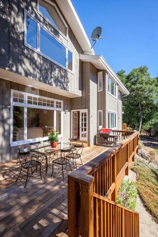 45 Joaquin Rd, Portola Valley, CA 94028