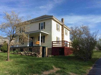 806 Church Ave, Pearisburg, VA 24134