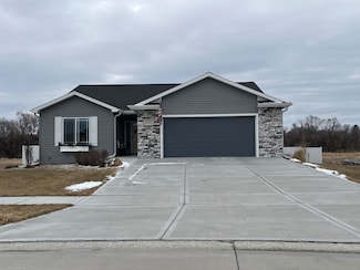 3004 E Laux Dr, Hastings, NE 68901