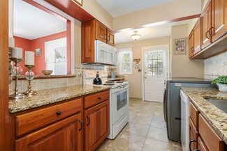 80 Mitchell Dr, Chicopee, MA 01022