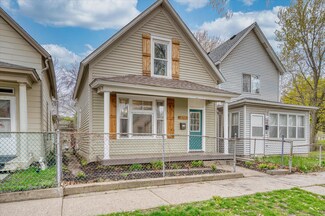 873 Woodbridge St, Saint Paul, MN 55117