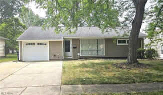 9075 Newkirk Dr, Parma Heights, OH 44130