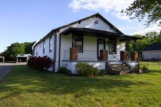 588 Old Wright Shop Rd, Madison Heights, VA 24572