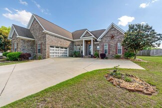 410 Caravella Dr, Dothan, AL 36305