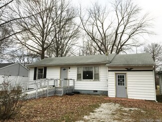 505 E Pierce St, Mulberry Grove, IL 62262