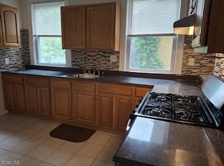 104 N Munn Ave, Newark, NJ 07106