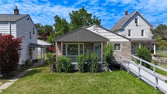 1962 Falls St, Niagara Falls, NY 14303