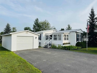 223 Redwood Dr, Hyde Park, VT 05655