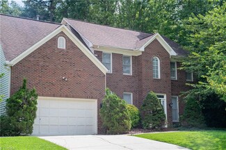 4212 Brentonshire Ln, High Point, NC 27265