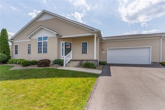 42 Heath Dr NW Unit 42, Warren, OH 44481
