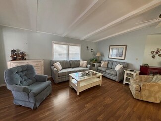 4 Kocama Ct, Fort Myers, FL 33908