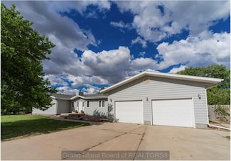 921 West Ave, Gibbon, NE 68840