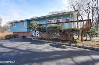 2 Overlook Dr, Holmdel, NJ 07733