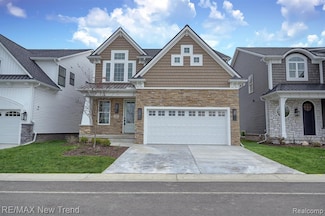 213 Mountain View Ln, Milford Vlg, MI 48381