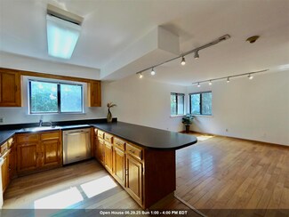 380 Whimbrel Ln Unit 380, Secaucus, NJ 07094