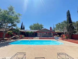 7585 Joshua Ln, Yucca Valley, CA 92284
