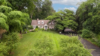 2 Hampton Ln, New Canaan, CT 06840