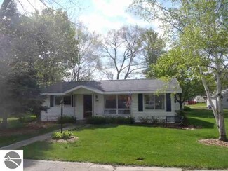 309 Ottawa St, Elk Rapids, MI 49629