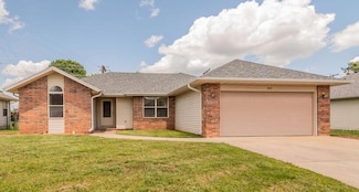 917 Wesley Ave, Nixa, MO 65714