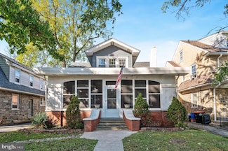 154 E Parkway Ave, Chester, PA 19013