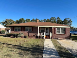 1411 E Harrison St, Dillon, SC 29536