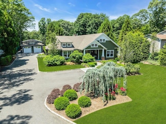 120 Cambon Ave, Saint James, NY 11780