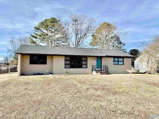 2206 NW Lynn Dr, Huntsville, AL 35810