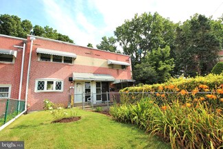 2022 Valley View Dr, Folcroft, PA 19032