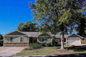 420 Minton St, Carlinville, IL 62626