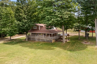 3213 S Carmean Rd, Thompsonville, MI 49683