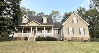 545 Red Fox Dr, Burns, TN 37029